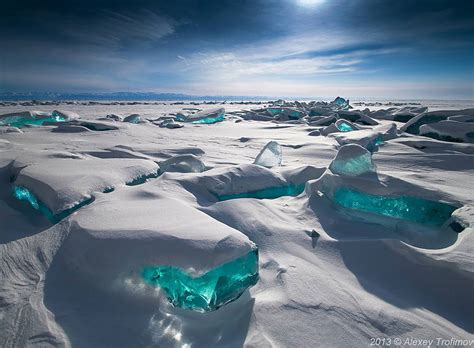 50 Breathtaking Frozen Lakes, Oceans And Ponds, That Look Like Art ...