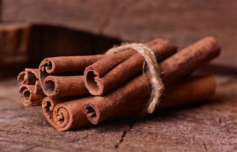 How To Cook With Cinnamon Sticks - Recipes.net