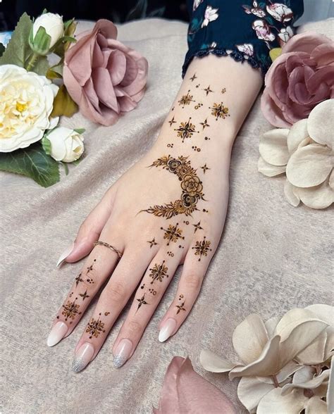 Best 10+ Karwa Chauth Mehndi Design » Mixing Images