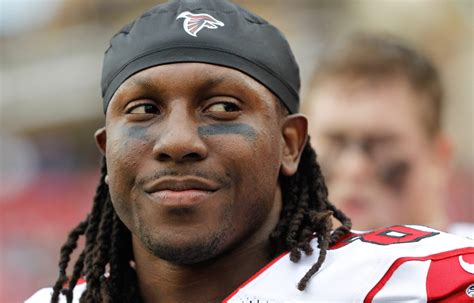 Atlanta Falcons Show Desperation with Roddy White's Appearance