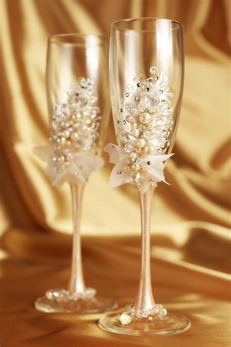 Wedding wine glasses - holoserpride