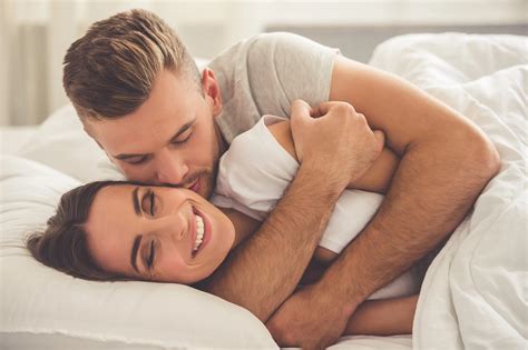 How To Cuddle: The Benefits of Cuddling & Snuggles