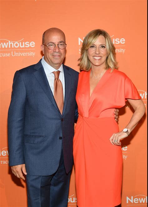 Former CNN boss Jeff Zucker and anchor Alisyn Camerota hold hands ...