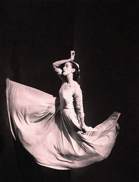 Martha Graham, in motion. | Martha graham, História da dança, Fotos