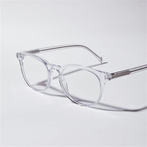 Glasses for Round Faces: Tips for Choosing Frames