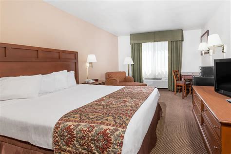 Baymont by Wyndham Yreka | Yreka, CA Hotels