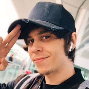 El Rubius Birthday, Real Name, Age, Weight, Height, Family, Facts, Contact Details, Girlfriend(s ...