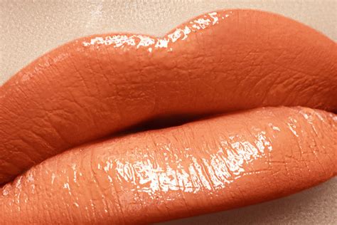 5 Best Lipstick Shades (Colors) For Fair Skinned Women - 2023 Update