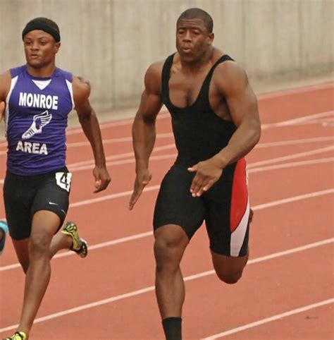 Browns RB Nick Chubb Goes Viral For Squatting Weight Of 3 Nick Chubbs