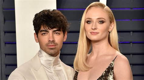 Sophie Turner and Joe Jonas get married in Las Vegas - BBC News