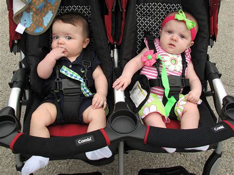 Can Twins Share a Single Stroller? - Dad's Guide to Twins