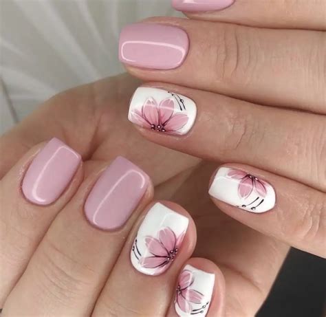 30 Easy & Stunning Flower Nail Designs To Try In 2022 - HONESTLYBECCA