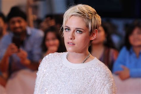 Kristen Stewart Is Unrecognisable As Princess Diana In First Look At ...