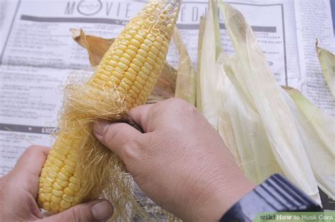 3 Ways to Husk Corn - wikiHow