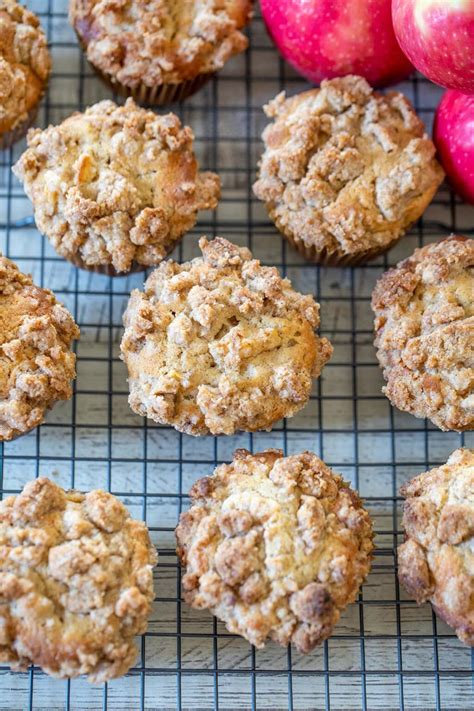 Apple Cinnamon Streusel Muffins • Freutcake