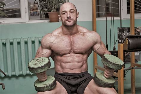 Muscle Lover: Armenian bodybuilder Bagrat Aghabekyan