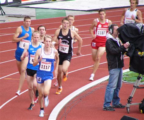 File:800m at 2011 German Athletics Championships.jpg - Wikimedia Commons