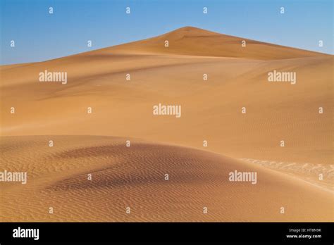 Sand dunes in the Namib Desert Stock Photo - Alamy