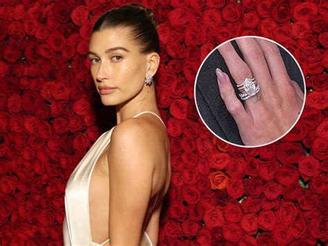 Photos Show Giant Engagement Rings That Supermodels Wear - Business Insider