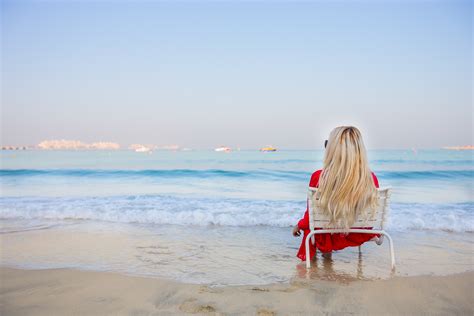 blonde, Women, Sitting, Beach, Sea, Chair Wallpapers HD / Desktop and Mobile Backgrounds