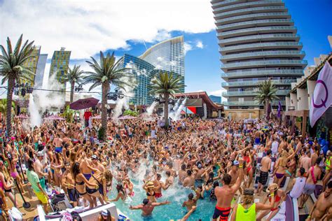 Best Las Vegas Pool Parties 2020: Dayclubs to Cool Off at This Summer ...