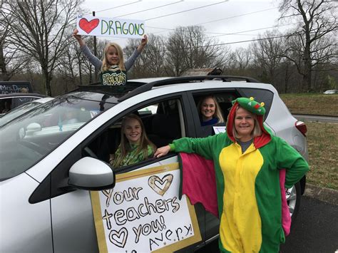 GALLERY: East Cheatham Elementary staff parades through students ...