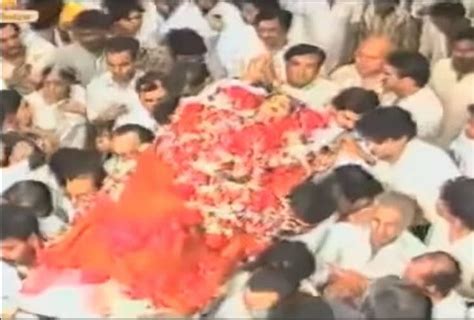 Divya Bharti Funeral Pictures