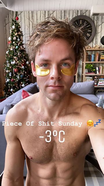 Alexis_Superfan's Shirtless Male Celebs: Lachlan Buchanan shirtless Instagram story pic