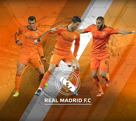 the real madrid soccer team wallpaper is orange and has three players on each team