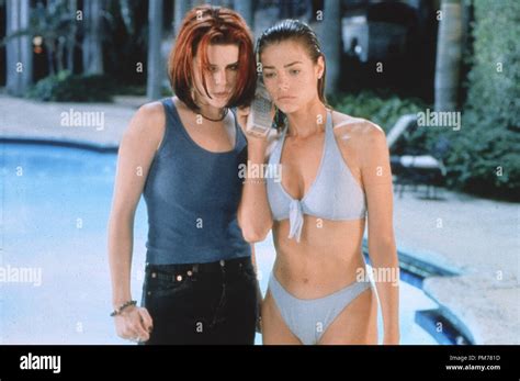 Wild things 1998 neve campbell hi-res stock photography and images - Alamy