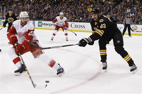 Bruins score 3 in 2nd period, beat Red Wings 3-1 - Sports Illustrated