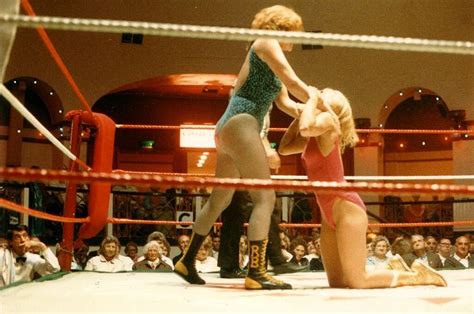 More control | Women's wrestling, Japanese women, British women