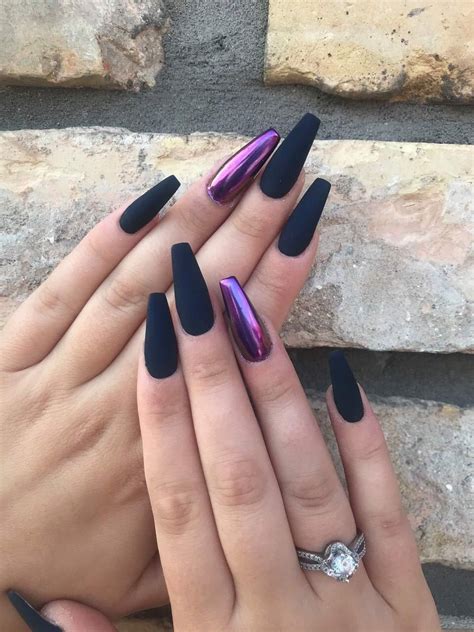 Pin de PΔSSIΘNFLΘWΣR 🌺 em NAIL ART / HAIR / MAKE UP / FASHION STYLE em 2020 (com imagens ...