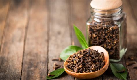 Cloves - Benefits, Uses, Nutrition, & Side Effects - Blog - HealthifyMe