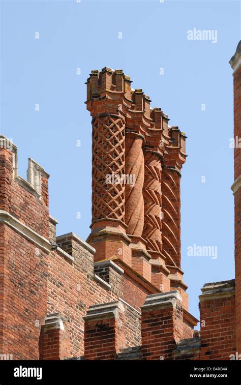 Tudor chimneys hi-res stock photography and images - Alamy