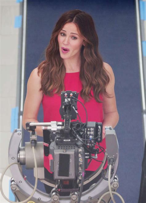 Jennifer Garner: Filming a Capital One Commercial -09 | GotCeleb