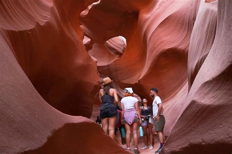 Antelope Canyon Luxury Private Tour from Las Vegas 2024