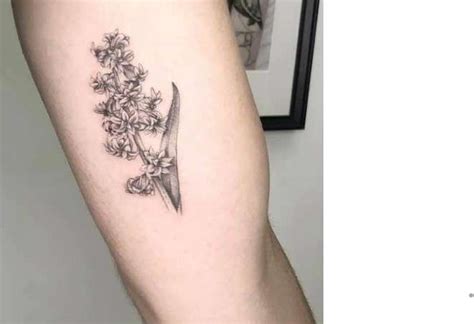 Hyacinth Tattoo Meaning: Alluring Symbolism of this Gorgeous Flower ...