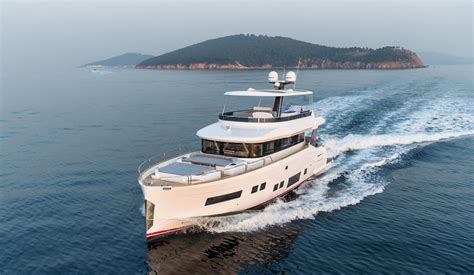 Trawler yacht reviews