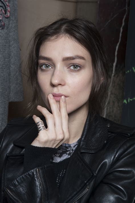#PFW Backstage Beauty: Nude Nails by Sally Hansen's at Stella McCartney Fall/Winter 2014