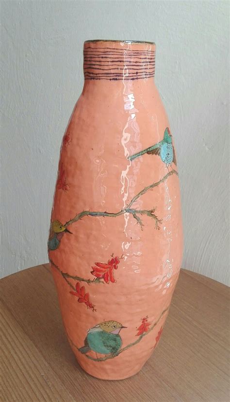 Ceramic vase by Lisa Ringwood - Lutge Gallery