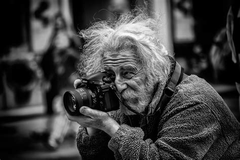 Images Men Camera Photographer street photographer beards 2048x1366