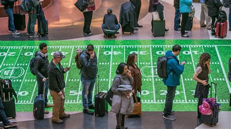 More Airports Close Checkpoints as T.S.A. No-Shows Rise During Shutdown - The New York Times