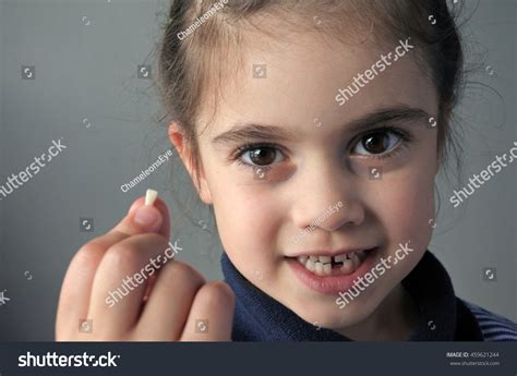 9,102 Kids milk teeth Images, Stock Photos & Vectors | Shutterstock