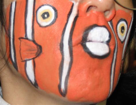 clown fish side view 2009 10/26a | Face painting designs, Clown fish, Fish sides