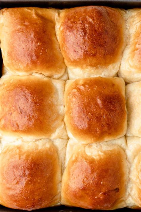 Fluffy Homemade Sweet Hawaiian Bread Rolls Recipe – Cookin' with Mima