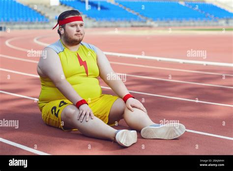 A fat man hi-res stock photography and images - Alamy