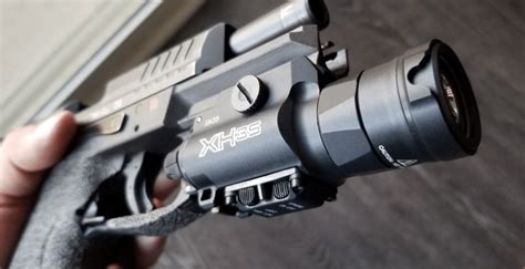 Best Handgun Weapon Lights - Ultimate Buyer's Guide 2020