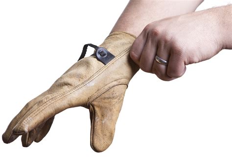 Pigskin Gloves: The Benefits of Using Pig Leather for Work