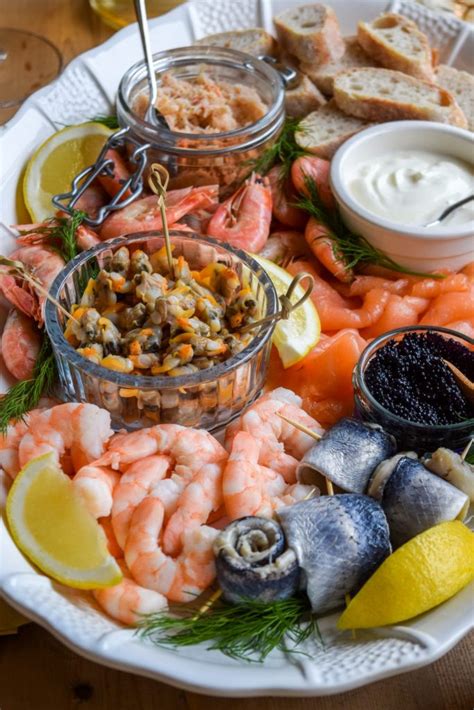 How To Build The Ultimate Christmas Eve Seafood Platter | Rachel Phipps